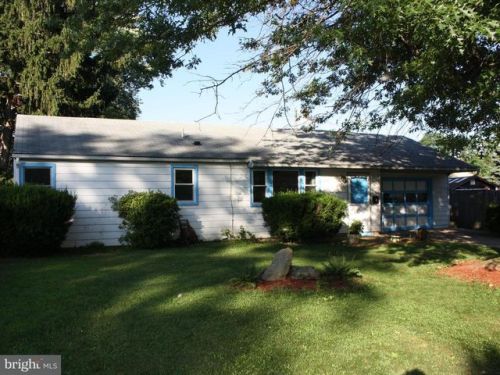 99 Arnold Rd, West Enola, PA 17025-2102