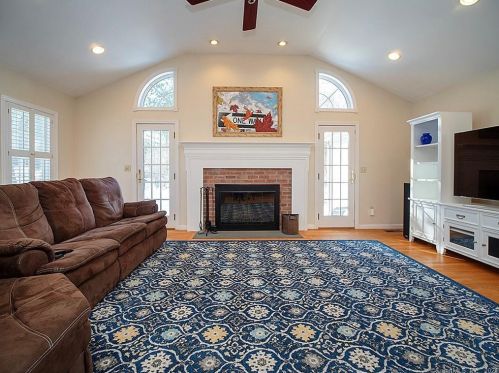 40 Sugar Hill Rd, North Haven CT  06473-4013 exterior