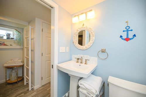 1761 Ocean Blvd, Rye NH  03870-2236 exterior