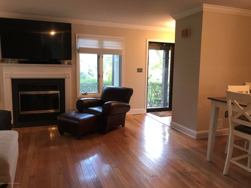 21 Tower Hill Dr, Tinton Falls, NJ 07701-2403