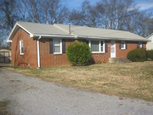 802 Nixon Dr, Lebanon, TN 37087-2132
