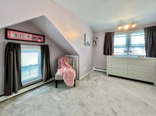 30 Roslyn St, Islip Terrace NY 11752-2726 exterior