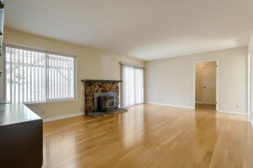 121 Marks Dr, Hollister CA  95023-6319 exterior