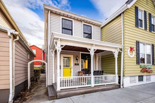 403 3 St, Aurora IN 47001-1311 exterior