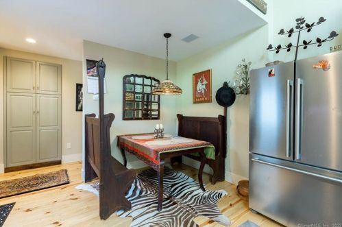 31 Bethwood Ln, Woodbury CT  06798-1705 exterior