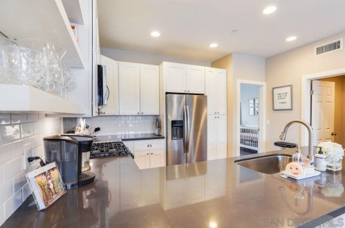 911 27 St, San Diego CA 92102-1013 exterior