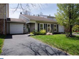 30 Hanover St, Upper Makefield, PA 18940-1433