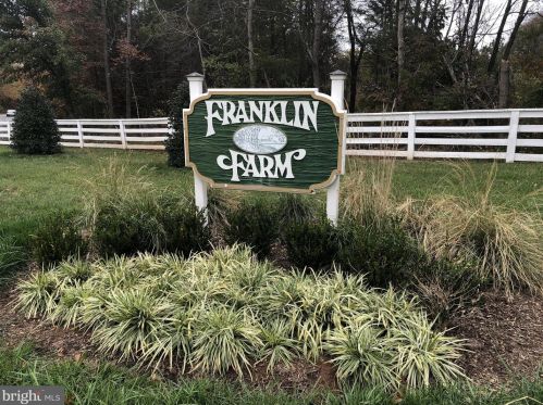 13601 Brass Harness Ct, Herndon VA  20171-3364 exterior