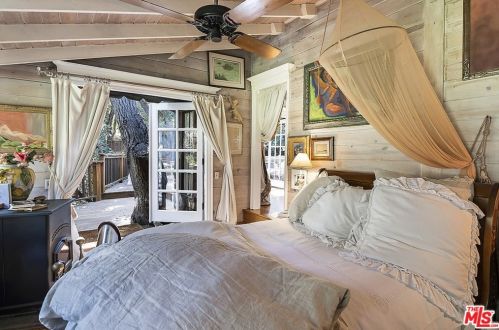 21658 Encina Rd, Topanga CA  90290-3524 exterior