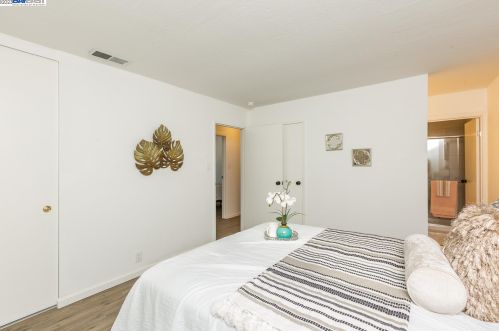 184 Marbly Ave, Daly City, CA 94015-2725