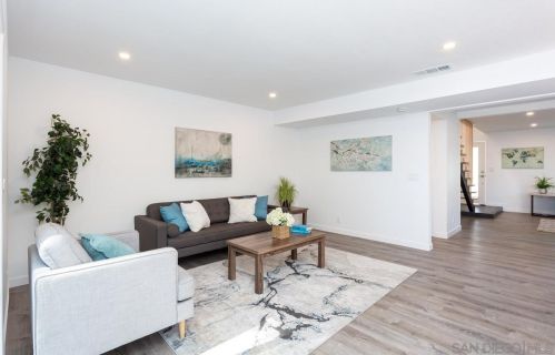 4137 Auburn Ave, Oceanside CA  92056-6018 exterior