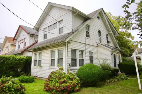 11207 175th Pl, Jamaica, NY 11433-4138