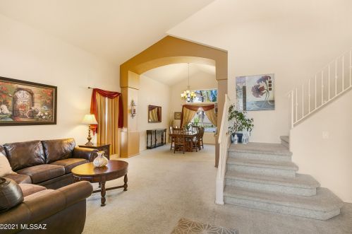 9073 Rainsage St, Tucson, AZ 85747-5330