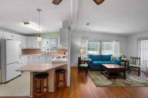 5031 Fox Cliff Dr, Lakeland, FL 33810-3025