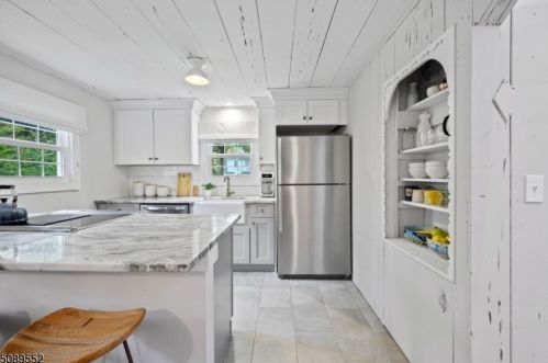 27 Shawnee Trl, Sparta NJ  07871-1515 exterior