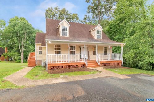 774 Jefferson Dr, Bybee, VA 22963-3210