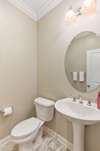 39057 Hidden Creek Ln, Temecula CA  92591-7417 exterior