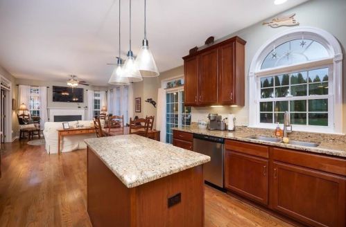 4721 Reston Dr, Easton PA  18040-6756 exterior