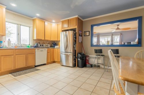 79 Irene St, North Lindenhurst NY 11757-1239 exterior