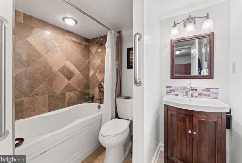 16309 Poplar Hill Rd, Haymarket VA  20169-2101 exterior