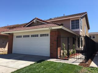 626 Cypress St, Compton, CA 90220-3678