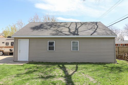 2515 82 St, Kenosha WI 53143-6241 exterior