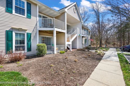 76 Players Cir, Tinton Falls NJ  07724-3805 exterior