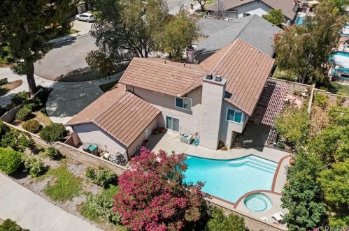 25656 Yucca Valley Rd, Santa Clarita, CA 91355-2439