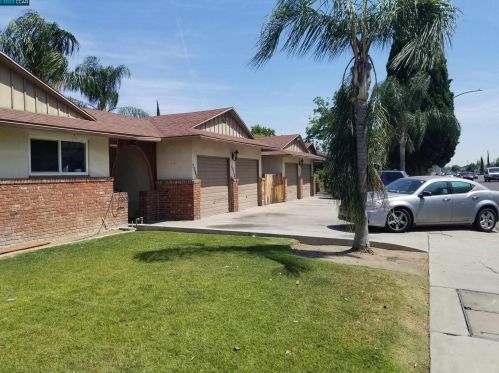 2034 Cedar Ave, Fresno, CA 93702-4506