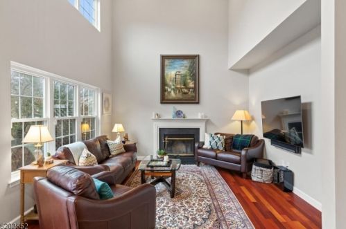 2 York Dr, Princeton NJ  08540-7939 exterior