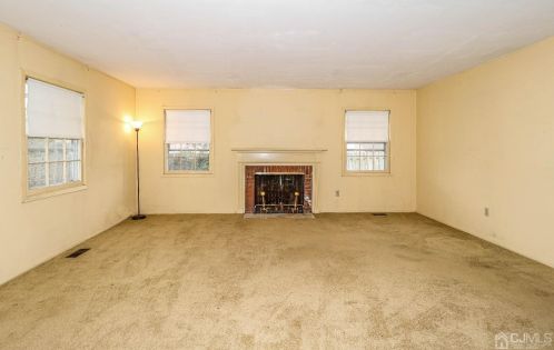 4 Cymbeline Dr, Old Bridge NJ  08857-2704 exterior