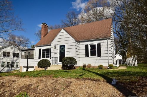 21 Wellesley Rd, Manchester, CT 06042-3224
