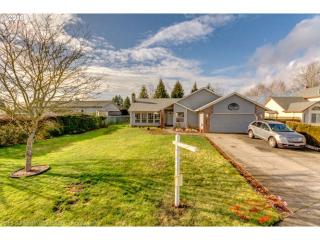 1061 Deer Run Ln, Woodburn, OR 97071-5874