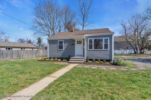 115 Springdale Ave, Tinton Falls NJ  07724-2628 exterior