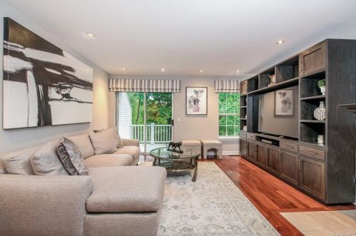 82 Lake Marie Ln, Bedford Hills, NY 10507-1230