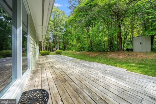 631 Harrison Cir, Locust Grove, VA 22508-5332