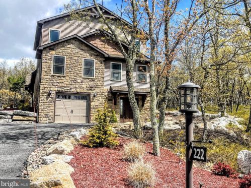 222 Pine Valley Ln, Hazle Township, PA 18202-9574