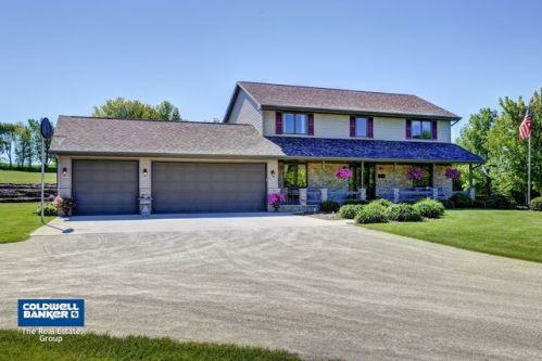 6479 Ledgetop Dr, Wayside, WI 54126-9787