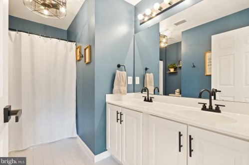 12020 Morningstar Pl, Lovettsville VA  20180-1925 exterior