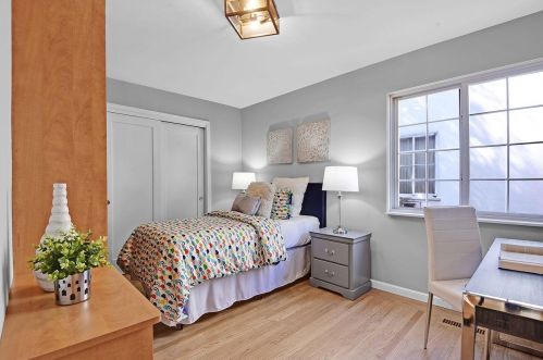 1725 Hampton Ave, Redwood City CA  94061-2608 exterior