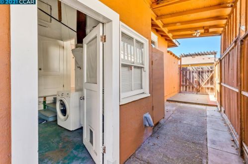 997 Hacienda Ave, San Lorenzo CA  94580-2856 exterior