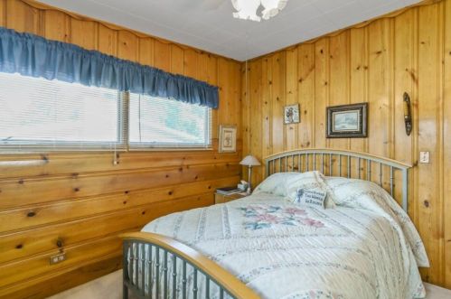 1750 Summit Dr, Lake Geneva WI  53147-1638 exterior