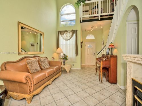 348 107th Ave, Hollywood FL  33026-4068 exterior