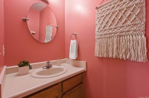 35 Mclaughlin Way, Washingtonville NY  10992-1151 exterior