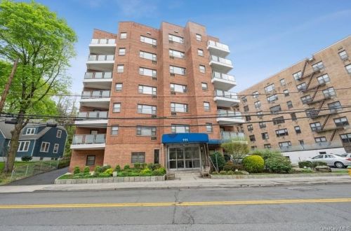 111 Hartsdale Ave, Hartsdale NY  10530-3201 exterior