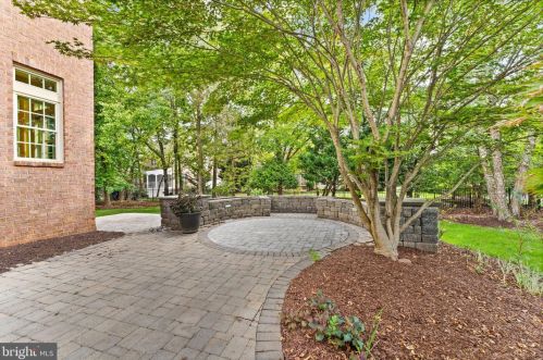 43530 Butler Pl, Leesburg VA 20176-7428 exterior