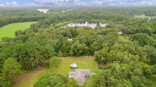 8185 180th Avenue Rd, Ocklawaha FL  32179-3750 exterior