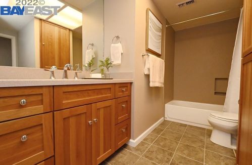 129 Ray St, Pleasanton CA  94566-6651 exterior