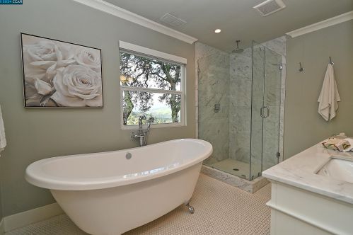 122 El Toyonal, Orinda CA  94563-2133 exterior