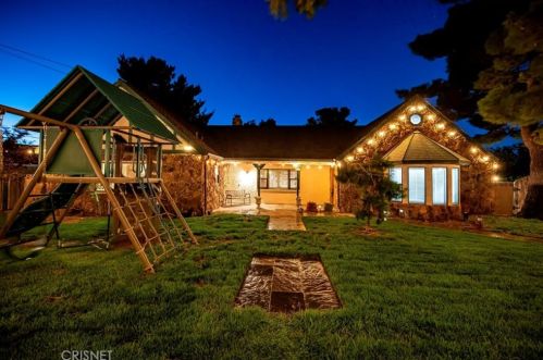 4725 Avenue, Lancaster, CA 93536-2463